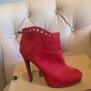 Red Hot Bootie